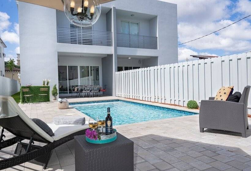 4br Pool Townhome Duplex By Jos17