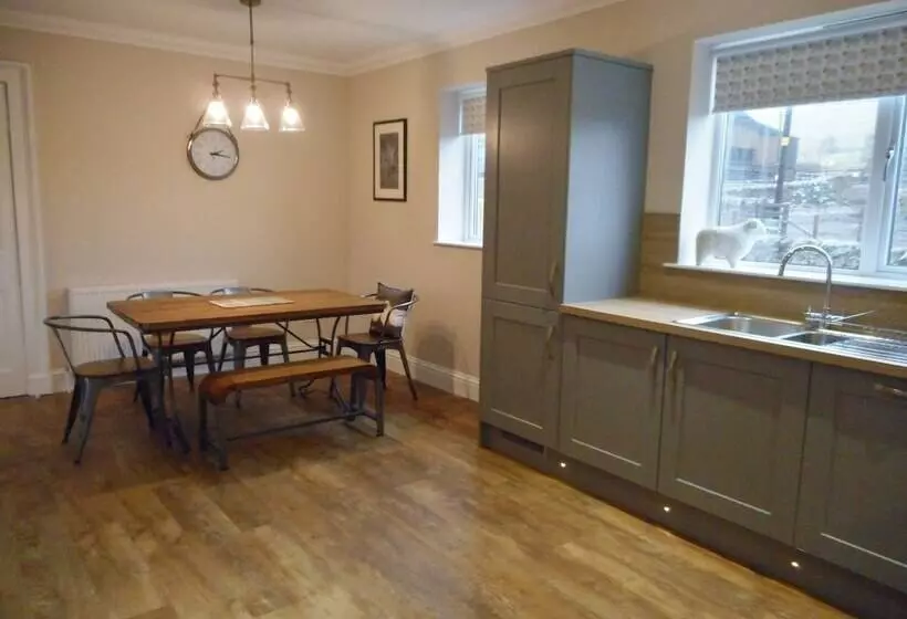 East Cottage, Parbroath Farm Near Cupar In Fife