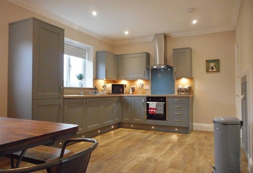 East Cottage, Parbroath Farm Near Cupar In Fife