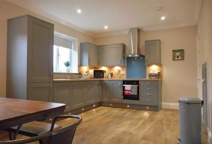 East Cottage, Parbroath Farm Near Cupar In Fife