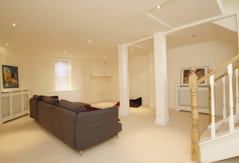 Large Stylish House Central North Oxford