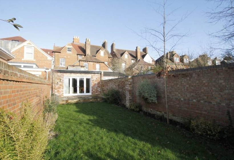 Large Stylish House Central North Oxford