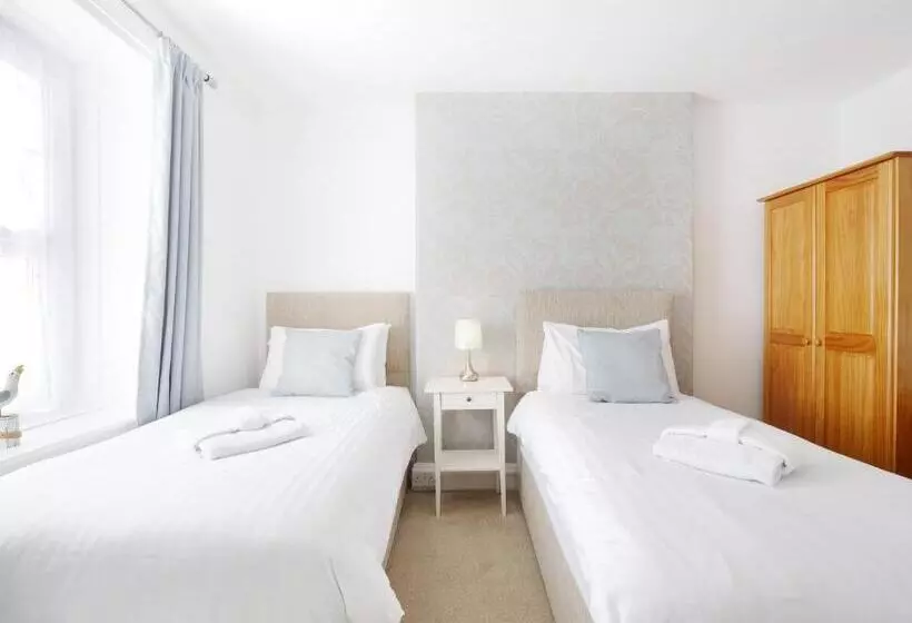 Pensió Tee Side Guest House