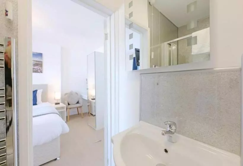 Pensió Tee Side Guest House