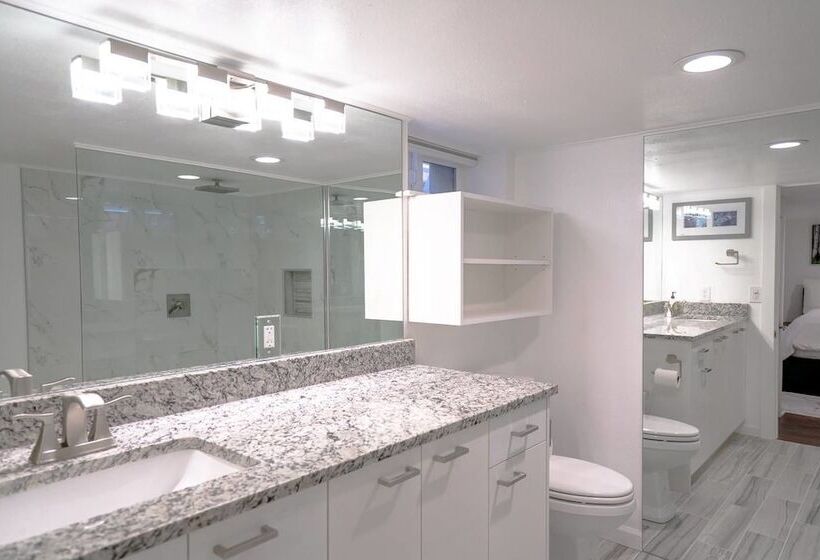 The Wash Park West Residence Sleeps 8