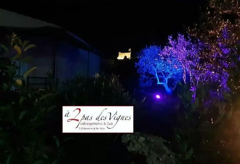 A 2 Pas Des Vignes, Hébergements Et Spa, Maison Numéro 11 à Châteauneuf Du Pape