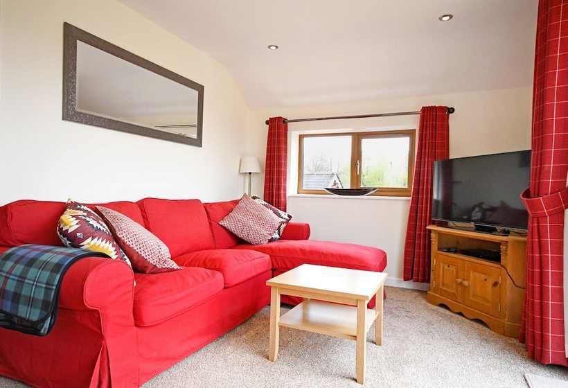 Bright, Tranquil Cottage