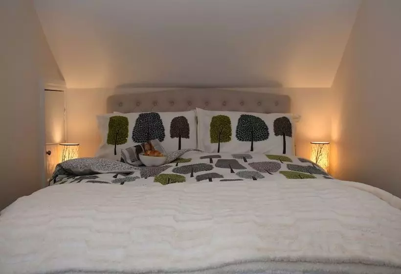 Curlew House