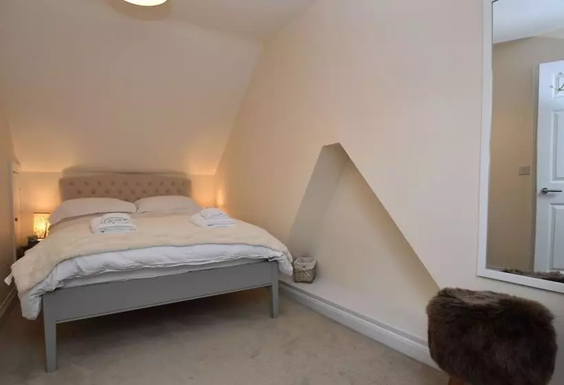 Curlew House