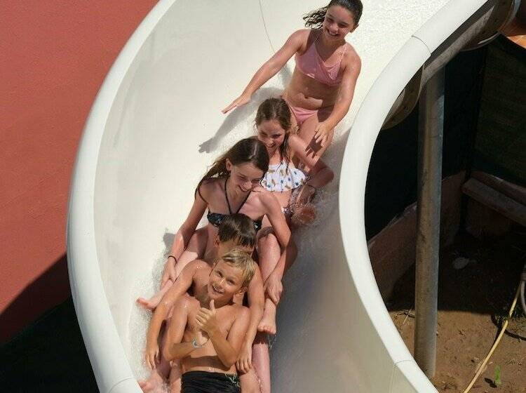 فندق Camping Les Jardins D Elsa