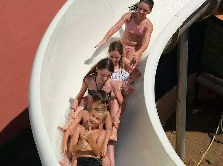 ホテル Camping Les Jardins D Elsa