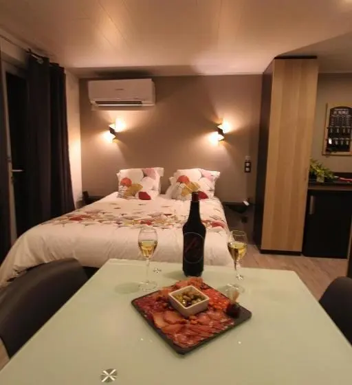 ベッドアンドブレックファースト La Chambre Des Onglous