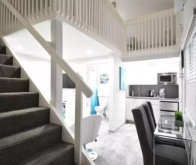 Hobe Lofts By Designedvr