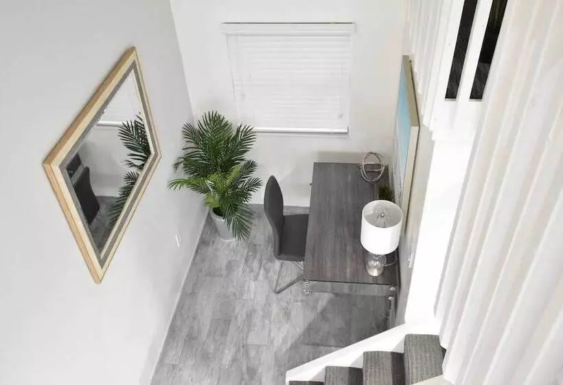 Hobe Lofts By Designedvr