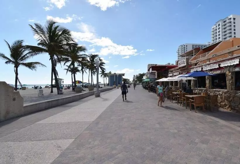 Hobe Lofts By Designedvr