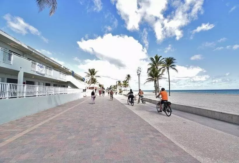 Hobe Lofts By Designedvr