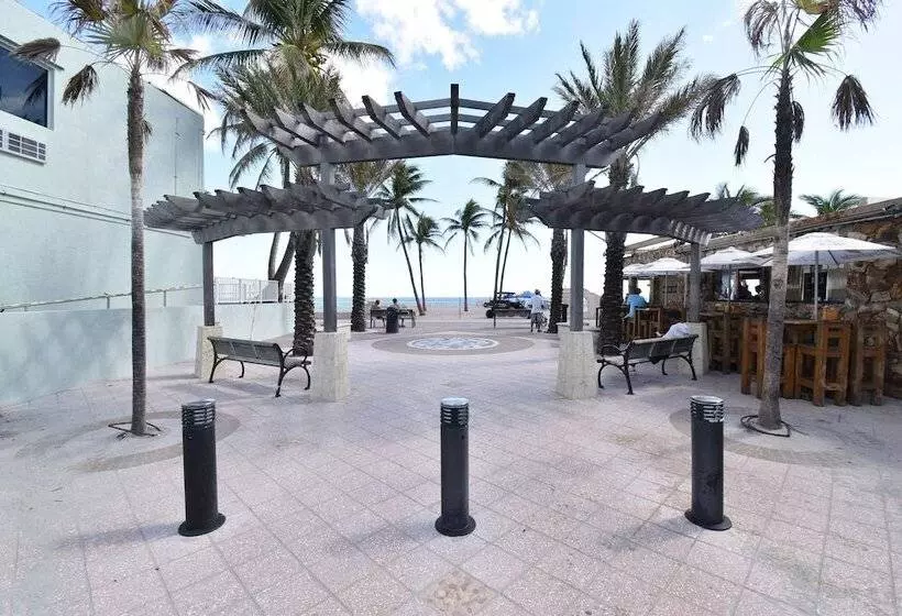 Hobe Lofts By Designedvr