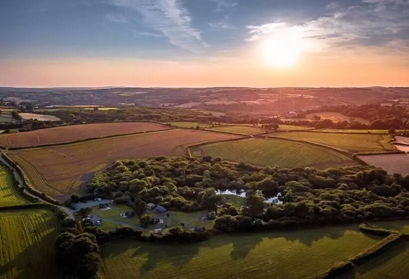 ホテル Trecombe Lakes