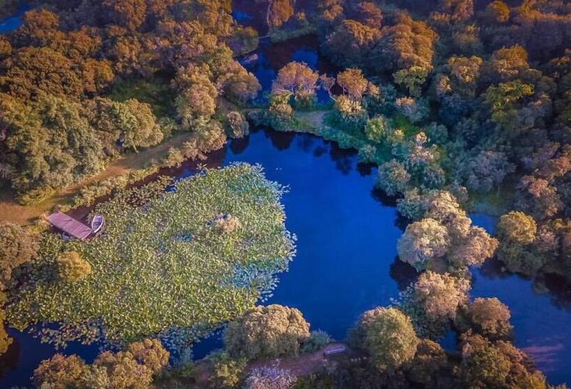 ホテル Trecombe Lakes