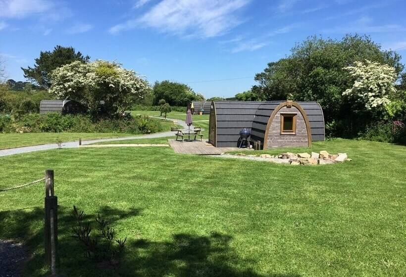 ホテル Trecombe Lakes