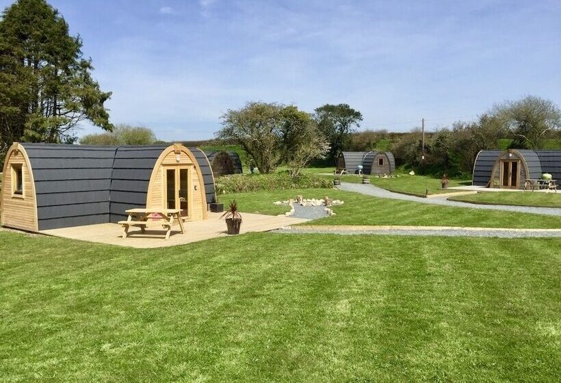 ホテル Trecombe Lakes