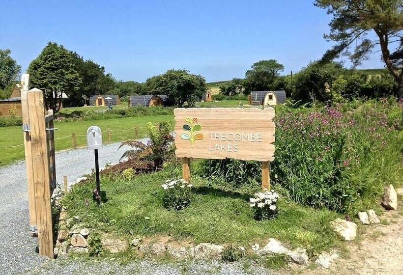 ホテル Trecombe Lakes