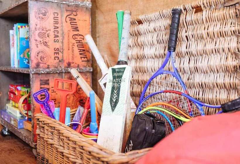 ホテル Trecombe Lakes