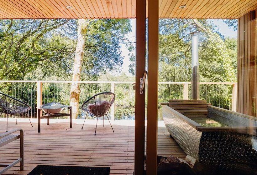 ホテル Trecombe Lakes