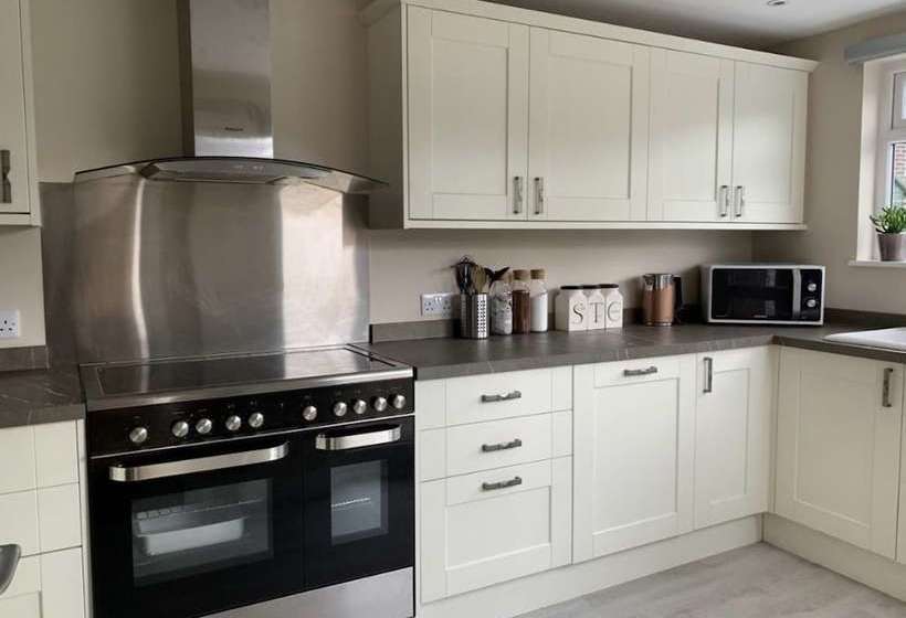 Newly Renovated & Spacious House