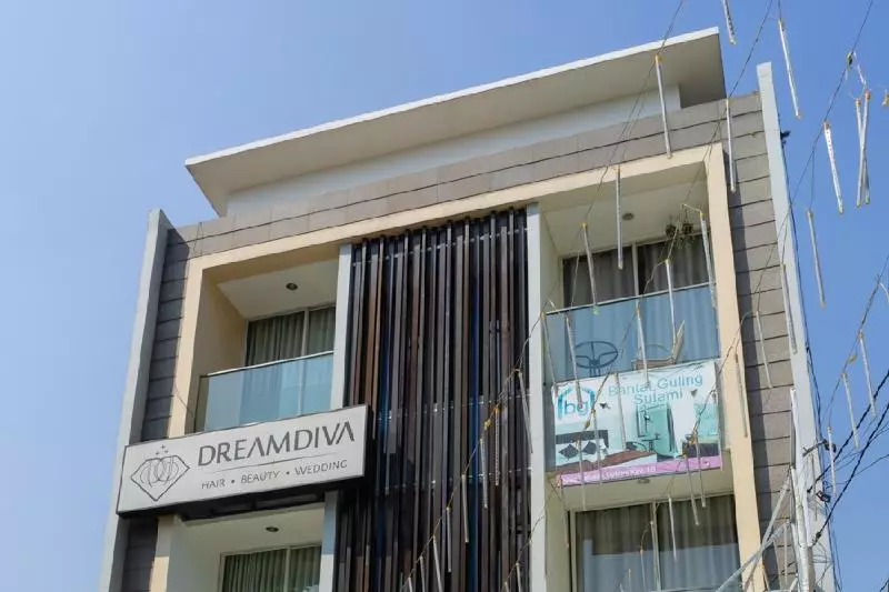 Majatalo Reddoorz Near Setrasari Mall 4