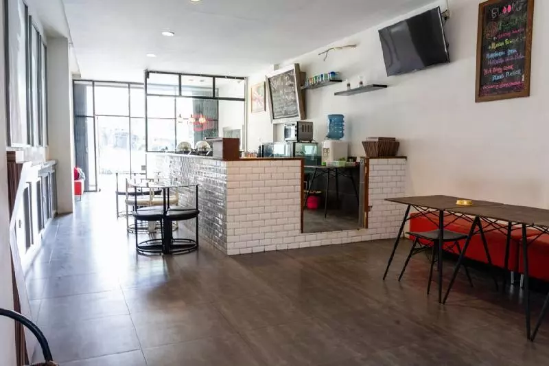 Majatalo Reddoorz Near Setrasari Mall 4