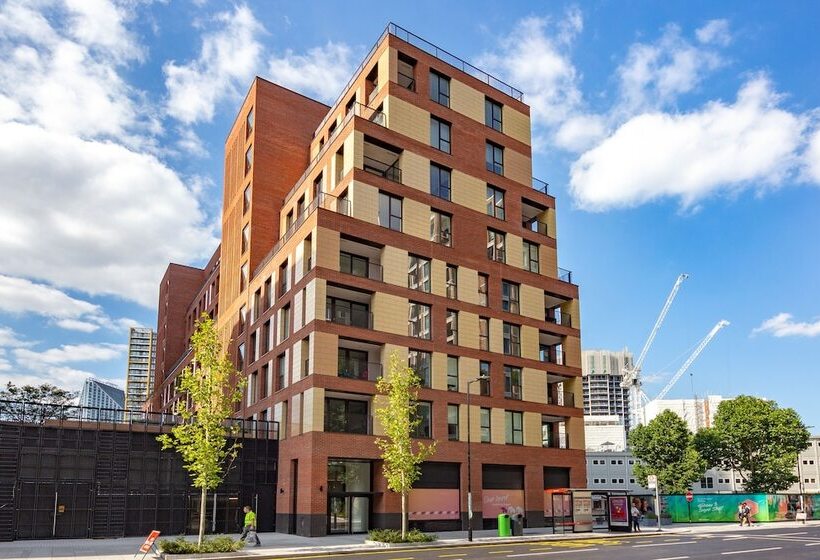 Two Bedroom Serviced Apartment With Balcony In Weymouth Building, Deacon Street