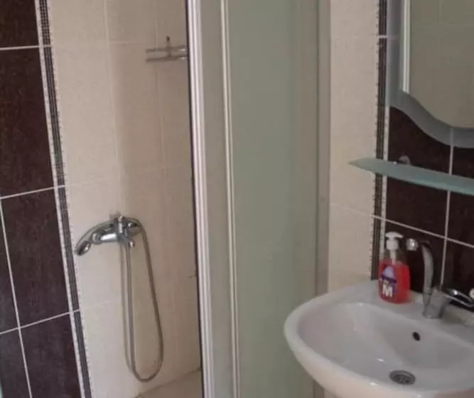 Un Side Aparthotel