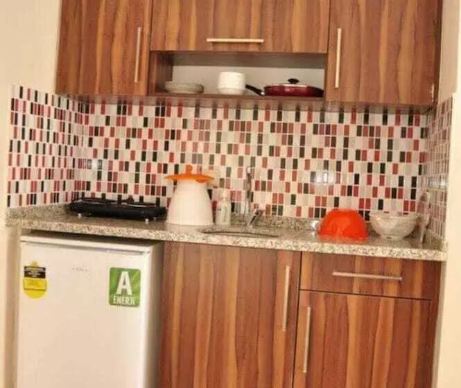 Un Side Aparthotel