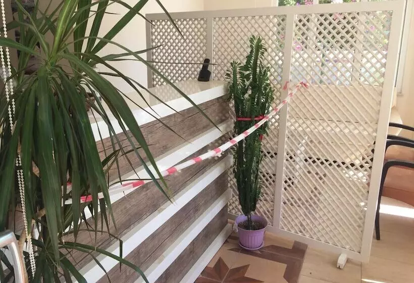 Un Side Aparthotel