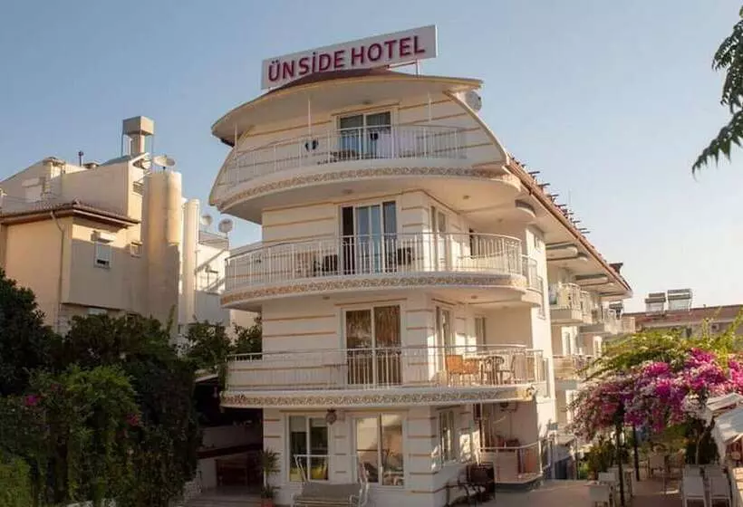 Un Side Aparthotel