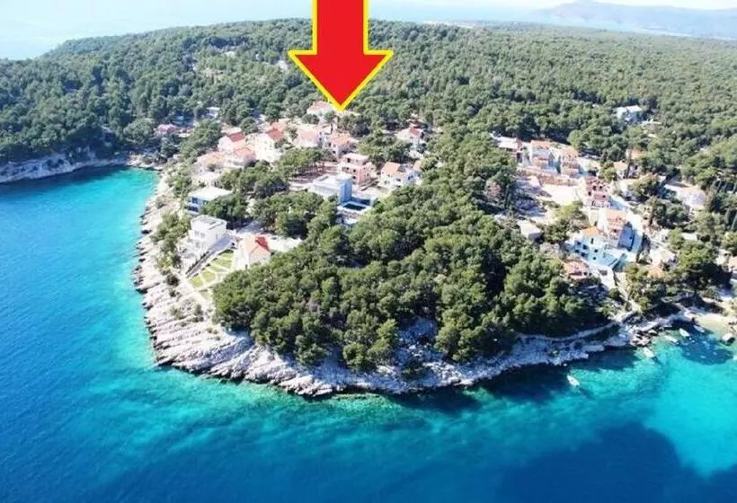 Apartment Deni 70m From Beach