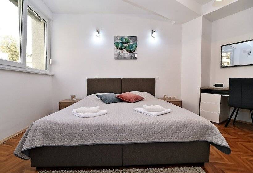 Apartment Fran Green & Blue