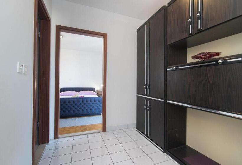 Apartments And Room Sun & Sea