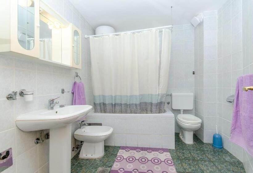 Apartments And Room Sun & Sea