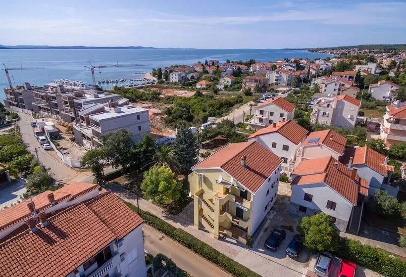Apartments Davorka