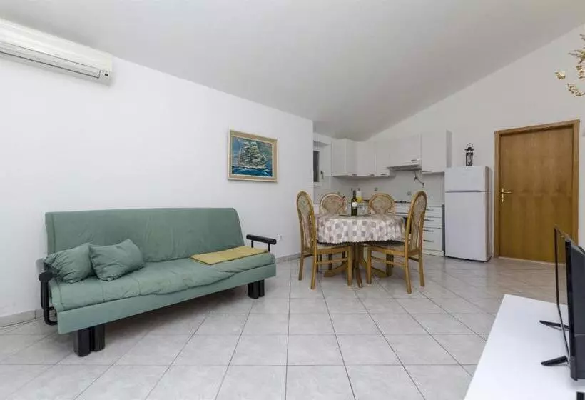 Apartments Ivan