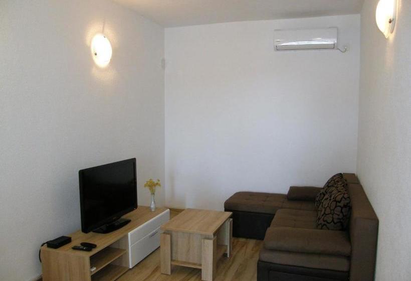 Apartmani Ljubo