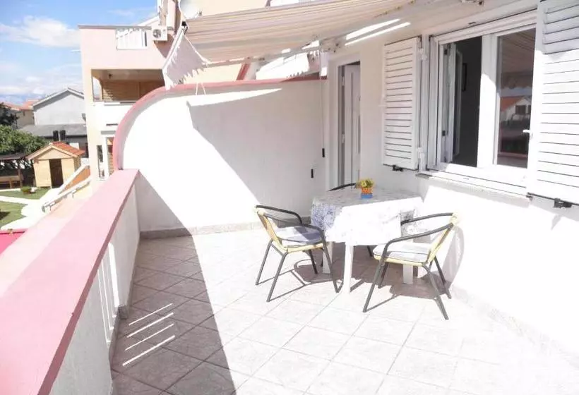 Apartments Zdrijac Nin 100 M To Beach Millenka  Ae1008