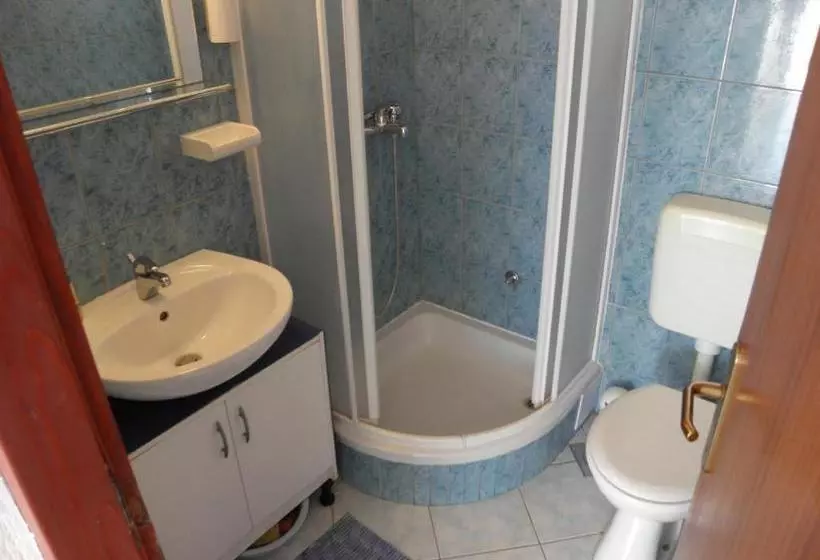 Apartments Zdrijac Nin 100 M To Beach Millenka  Ae1008