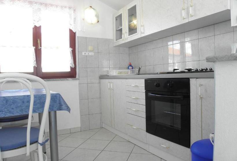 Apartments Zdrijac Nin 100 M To Beach Millenka  Ae1008