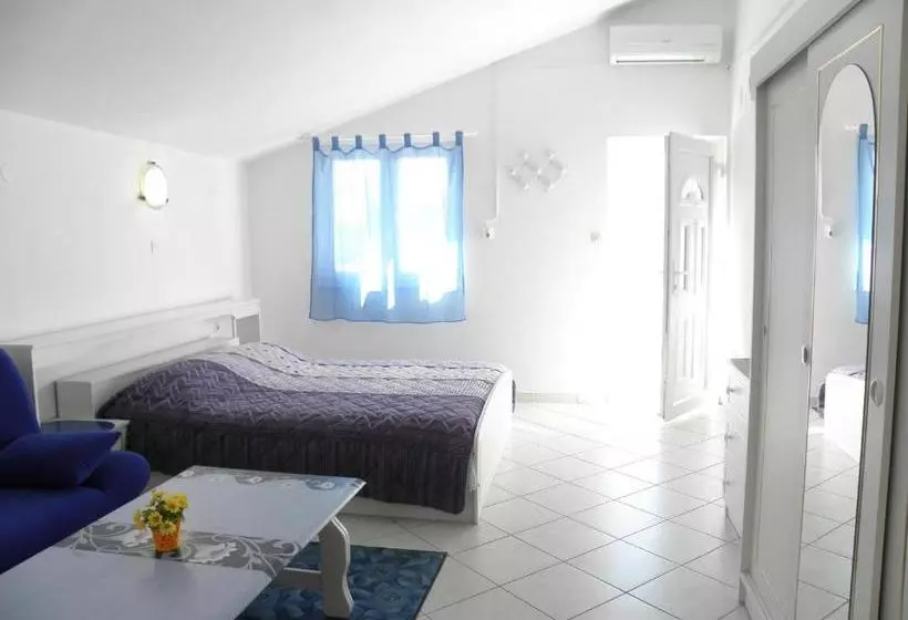 Apartments Zdrijac Nin 100 M To Beach Millenka  Ae1008