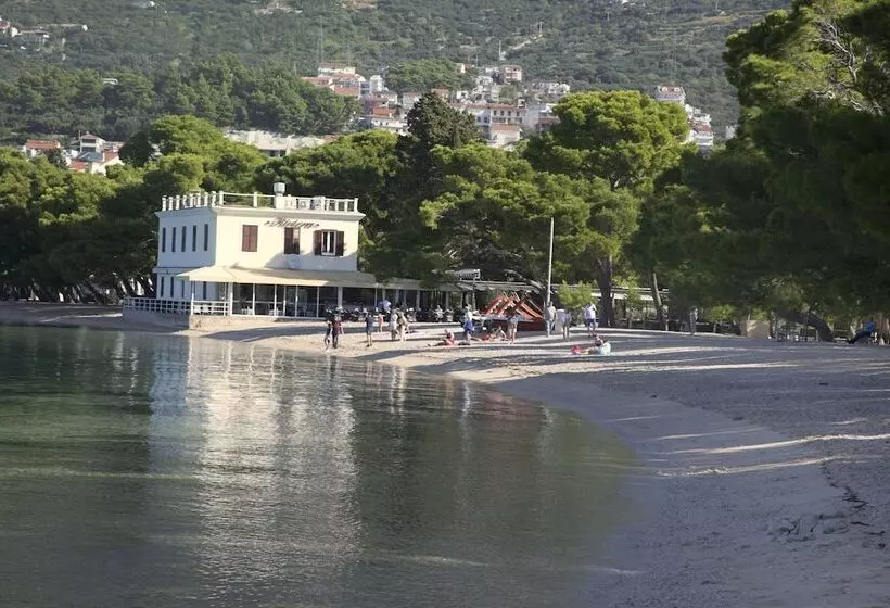 Apartmani Pavlinović