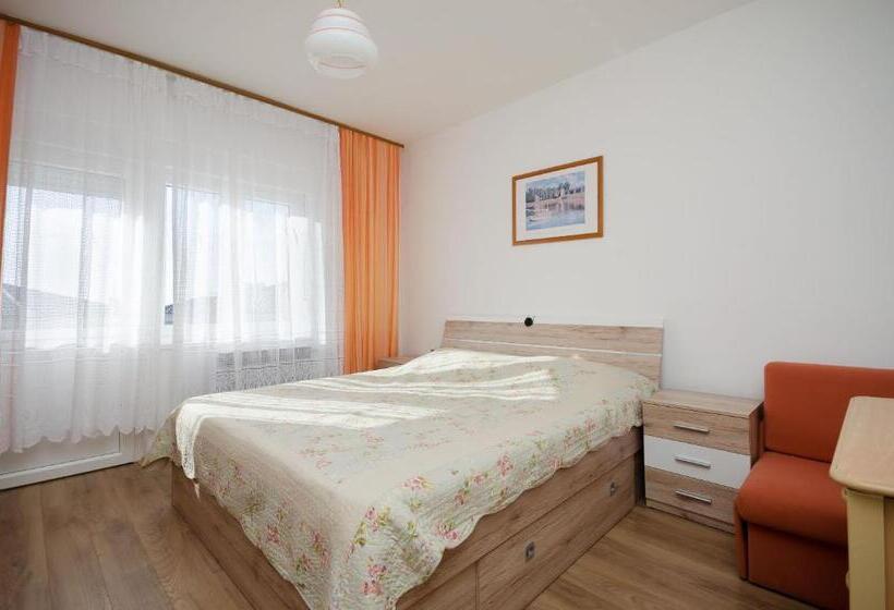 Apartments Zorka