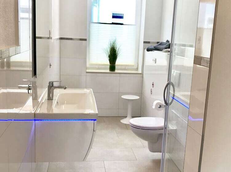 Stadtoase Geräumige Gästewohnungen Mit Balkon, Komfort, Modernität Und Ruhe, Für Monteure Geeignet